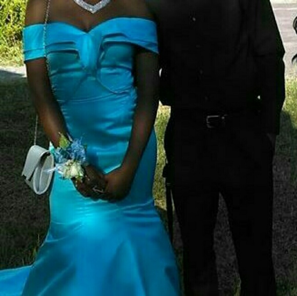 Prom sell - Picture 4 of 4